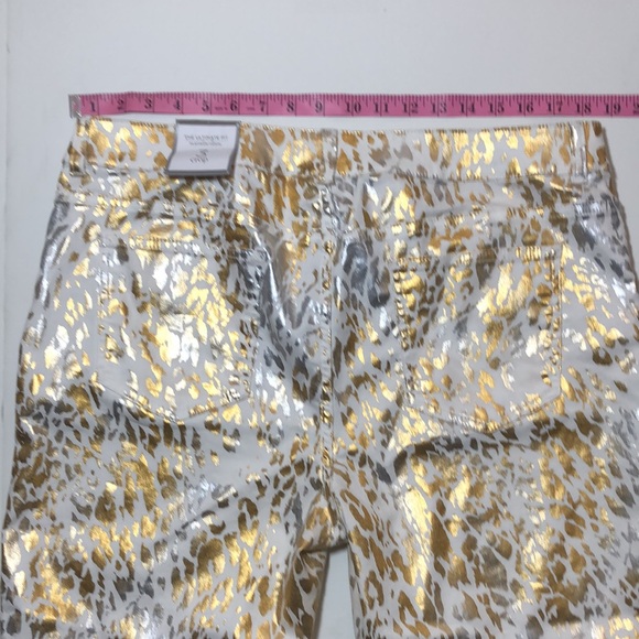 Chico’s Platinum Denim Women’s Cheetah Crop 3 - Picture 11 of 12